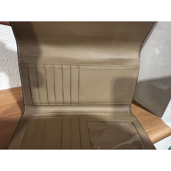 Coach Slim Trifold Wallet In Signature Canvas EUC - Picture 7 of 10